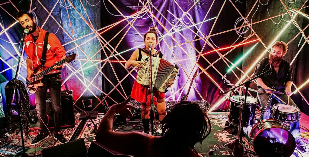 Marie Petrolette en concert au festival des Apéros Musique de Blesle