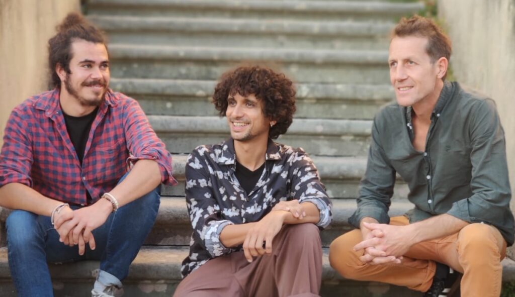 Ota trio sur scène