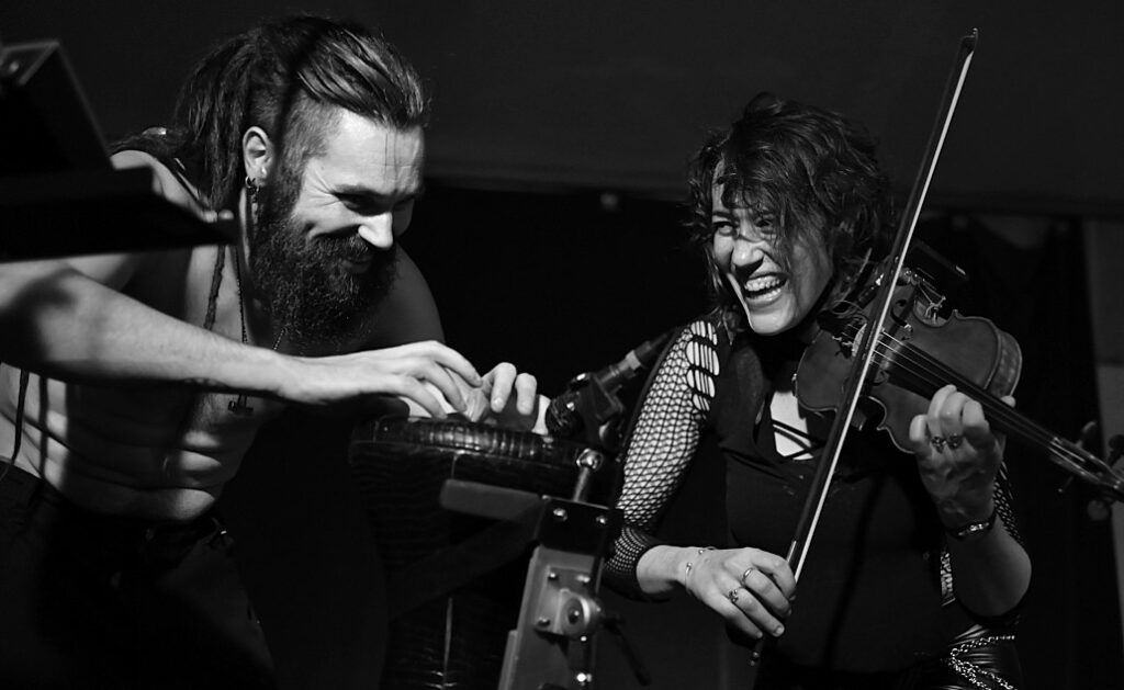 Akayne en concert au festival des Apéros Musique de Blesle