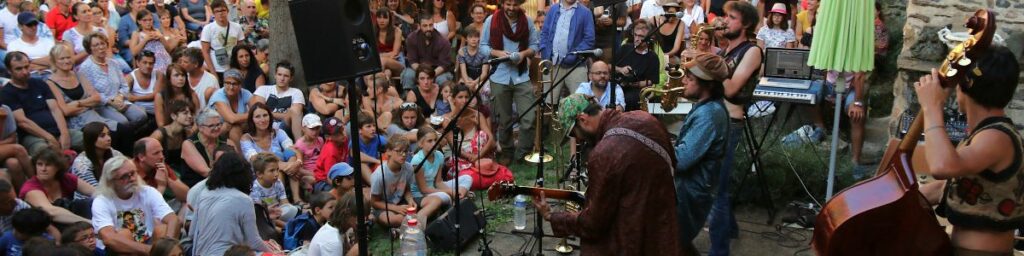 Festival des Apéros Musique dans le village médiéval de Blesle